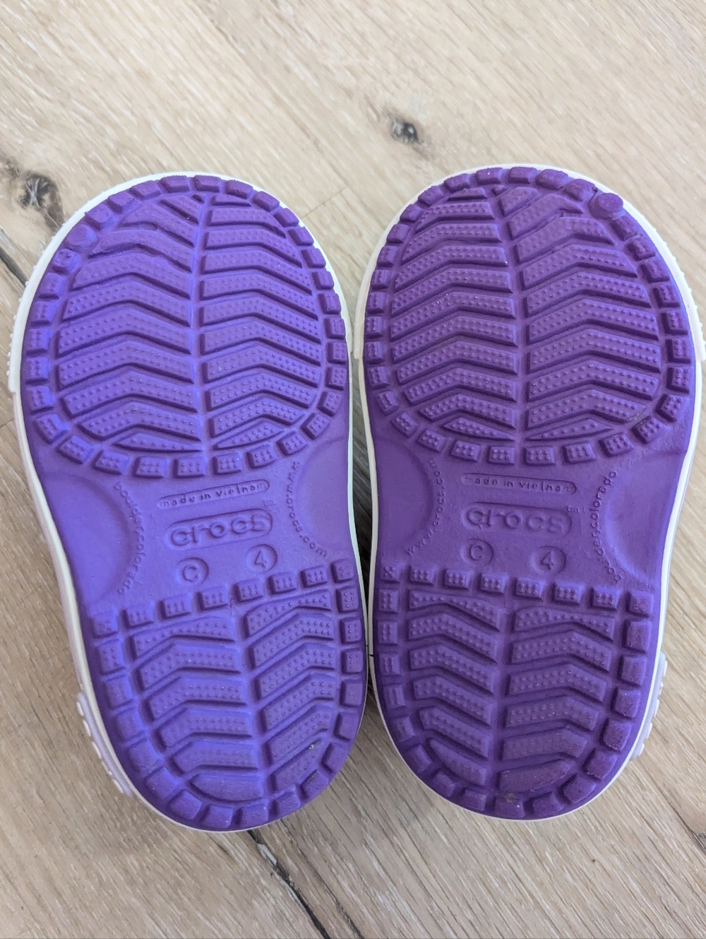 🐊 CROCS Girl's Purple Strap Sandals w/ White Sole & Velcro Closure; C4 or 4T - Picture 9 of 10